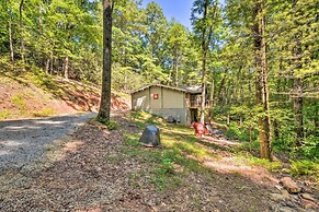 Pet-friendly Otto Mountain Cabin w/ Fireplace!