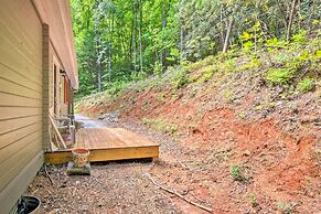 Pet-friendly Otto Mountain Cabin w/ Fireplace!