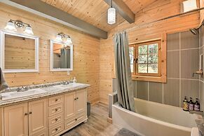 Pet-friendly Otto Mountain Cabin w/ Fireplace!