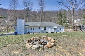 Serene Hopatcong Cottage w/ 50-foot Dock!