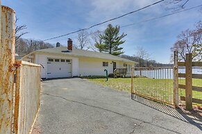Serene Hopatcong Cottage w/ 50-foot Dock!