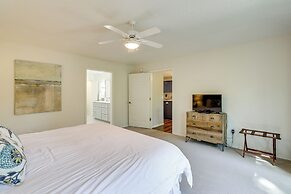 The Bella Vista Lakeside Treehouse: Dock & Kayaks!