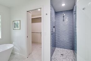 The Bella Vista Lakeside Treehouse: Dock & Kayaks!