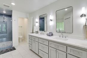 The Bella Vista Lakeside Treehouse: Dock & Kayaks!