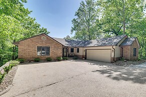 The Bella Vista Lakeside Treehouse: Dock & Kayaks!