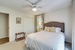 The Bella Vista Lakeside Treehouse: Dock & Kayaks!