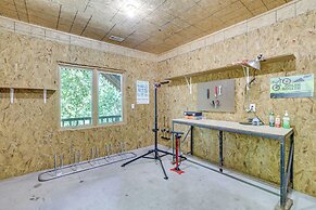 The Bella Vista Lakeside Treehouse: Dock & Kayaks!