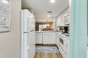 Hilton Head Condo: Walk to Coligny Beach & Plaza!