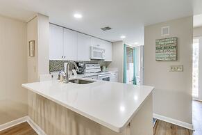Hilton Head Condo: Walk to Coligny Beach & Plaza!