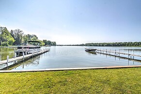 Adorable Tiny Cottage 6 w/ Dock on Crooked Lake
