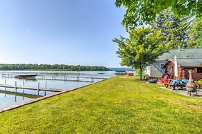 Adorable Tiny Cottage 6 w/ Dock on Crooked Lake
