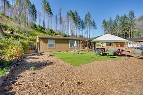 Lovely Detroit Home w/ Deck - Walk to Town!