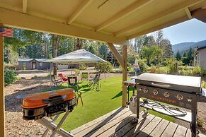 Lovely Detroit Home w/ Deck - Walk to Town!