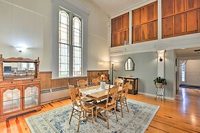 Lisle Apt: Fireplace & Stained Glass Windows!