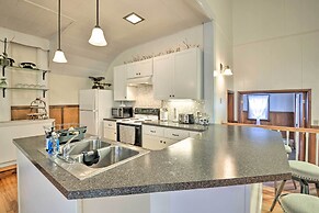 Lisle Apt: Fireplace & Stained Glass Windows!