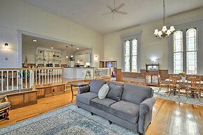 Lisle Apt: Fireplace & Stained Glass Windows!