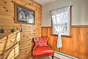 Lisle Apt: Fireplace & Stained Glass Windows!