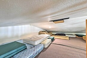 Huge Preston Cabin w/ Game Room & Mountain Views!