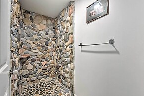 Huge Preston Cabin w/ Game Room & Mountain Views!