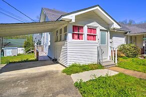 Cozy Corinth Escape ~ Half-mi to Shop & Dine!