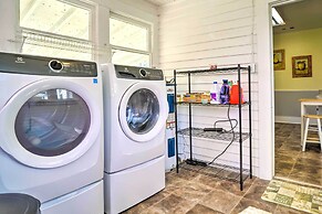 Cozy Corinth Escape ~ Half-mi to Shop & Dine!