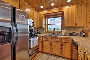 Piney Creek Mountain-view Cabin w/ Wraparound Deck