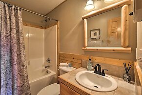 Piney Creek Mountain-view Cabin w/ Wraparound Deck