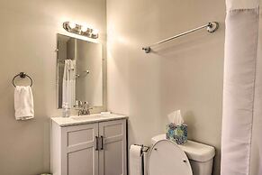 Pet-friendly Condo w/ Deck ~ 3 Mi to Dtwn!