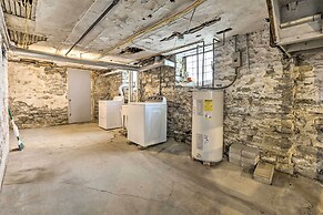 Pet-friendly Condo w/ Deck ~ 3 Mi to Dtwn!