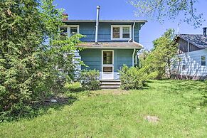 Hilton Lake Getaway w/ Over-the-water Deck!