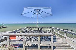 Hilton Lake Getaway w/ Over-the-water Deck!