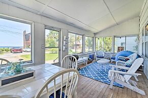 Hilton Lake Getaway w/ Over-the-water Deck!