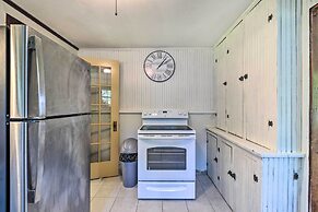 Hilton Lake Getaway w/ Over-the-water Deck!