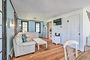 Hilton Lake Getaway w/ Over-the-water Deck!