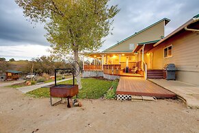 Templeton Ranch w/ Private Hot Tub & Deck!