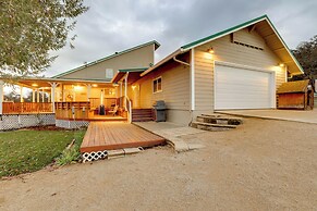 Templeton Ranch w/ Private Hot Tub & Deck!