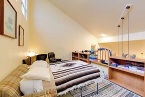 Templeton Ranch w/ Private Hot Tub & Deck!