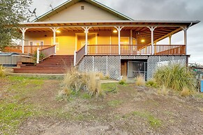 Templeton Ranch w/ Private Hot Tub & Deck!