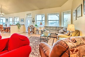 Templeton Ranch w/ Private Hot Tub & Deck!