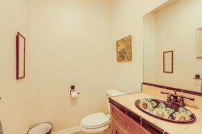 Templeton Ranch w/ Private Hot Tub & Deck!