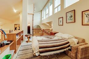 Templeton Ranch w/ Private Hot Tub & Deck!