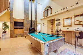 Templeton Ranch w/ Private Hot Tub & Deck!
