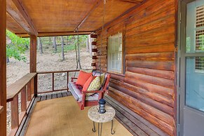 Romantic Eureka Springs Cabin w/ Fireplace!