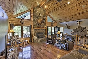 Black Hills Cabin: Hot Tub, Fishing Pond & Deck