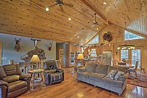 Black Hills Cabin: Hot Tub, Fishing Pond & Deck