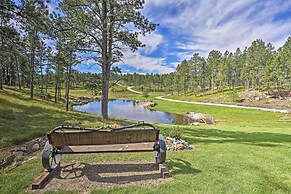 Black Hills Cabin: Hot Tub, Fishing Pond & Deck
