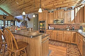 Black Hills Cabin: Hot Tub, Fishing Pond & Deck