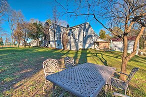 Modern Florence Getaway w/ Patio & Grill!