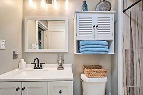 Modern Florence Getaway w/ Patio & Grill!
