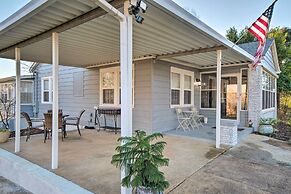 Modern Florence Getaway w/ Patio & Grill!